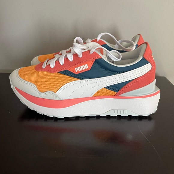 Ladies multicolor puma sneaker size 7 - Picture 1 of 4